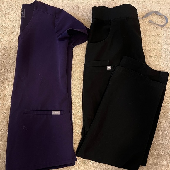 Figs Scrubs Set - Picture 1 of 1